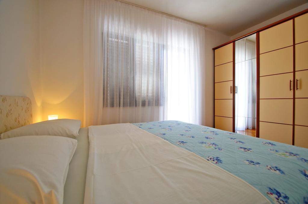 Hella Apartments Trogir Room photo