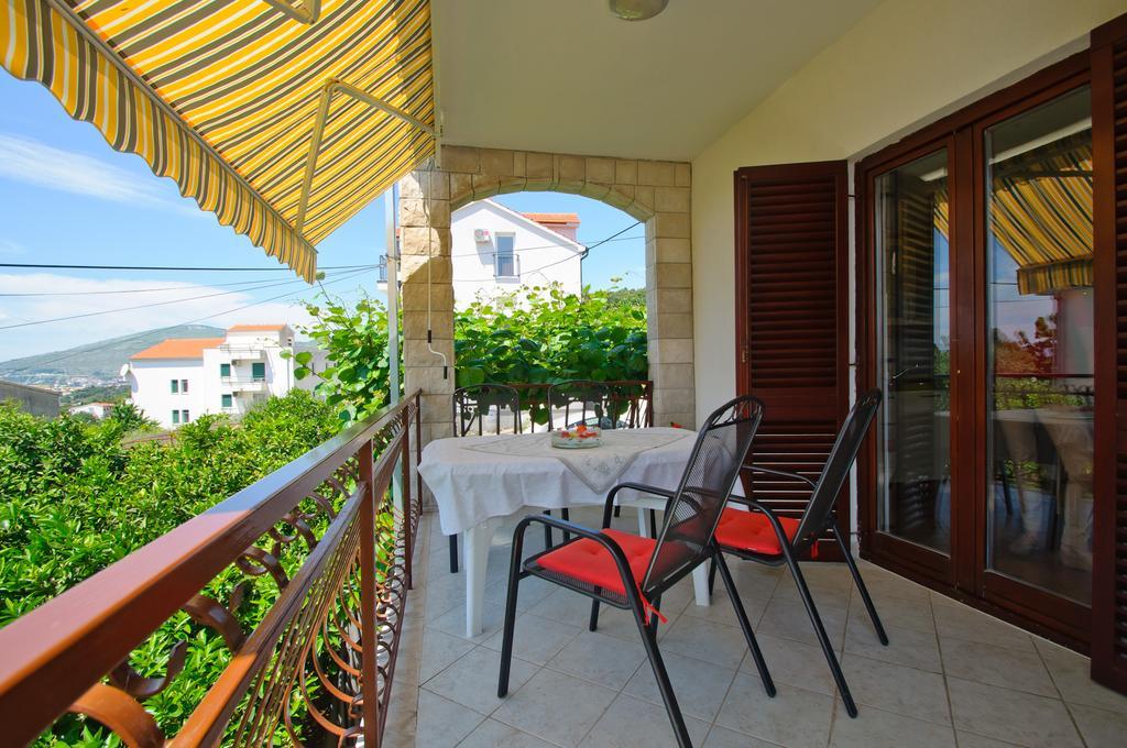 Hella Apartments Trogir Room photo
