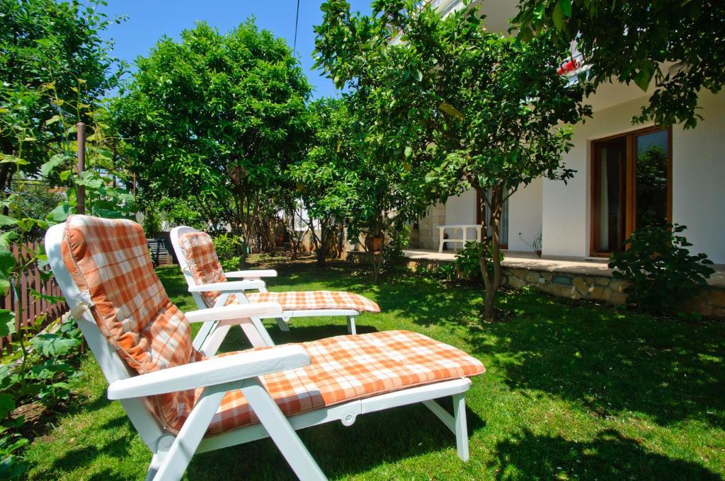 Hella Apartments Trogir Exterior photo