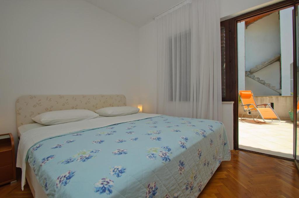 Hella Apartments Trogir Exterior photo